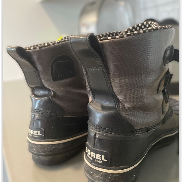 Sorel Waterproof boots - black with polka dots. Rain Boot Style (Duck) - Picture 4 of 4